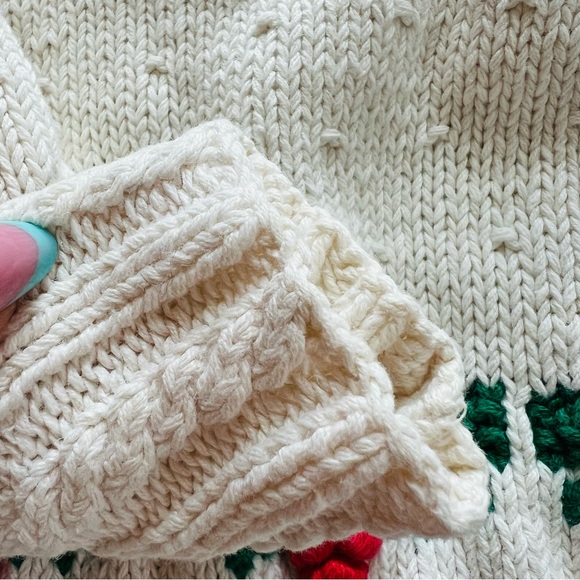 Vintage Red Bow Ugly Christmas Pullover Size M. Knitted by hand. - Picture 5 of 15